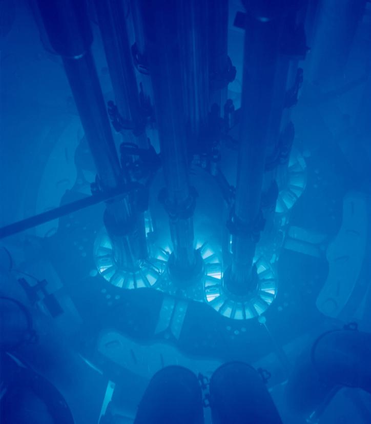 Cherenkov effect in a pool type reactor